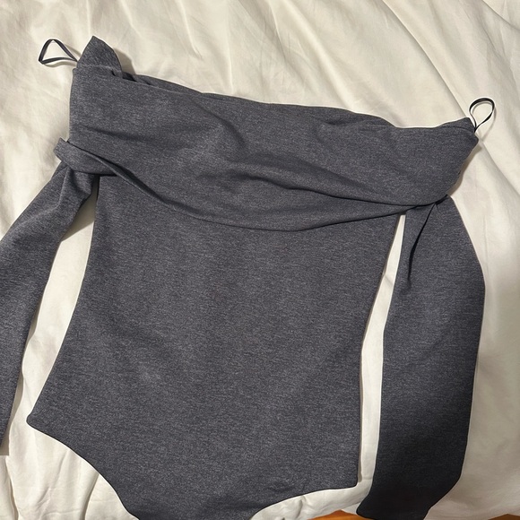 Aritzia Contour Deco Bodysuit - Picture 2 of 3